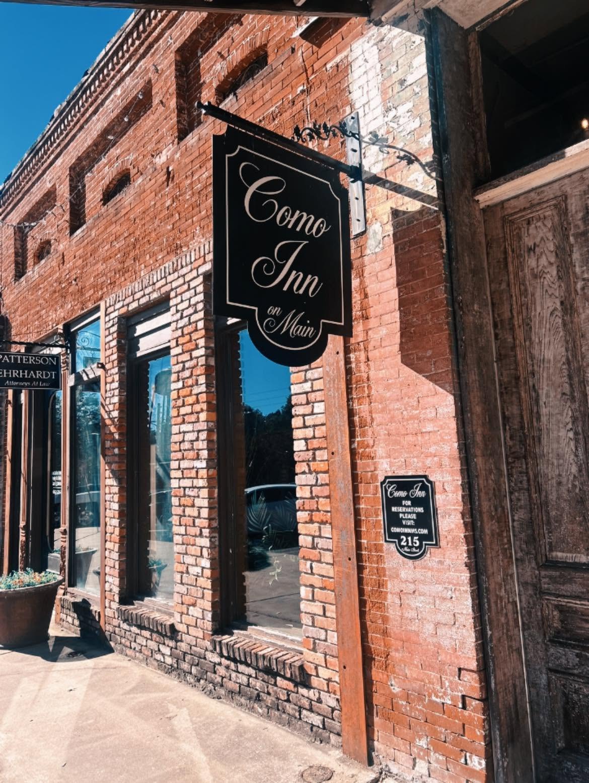Como Inn — Exterior