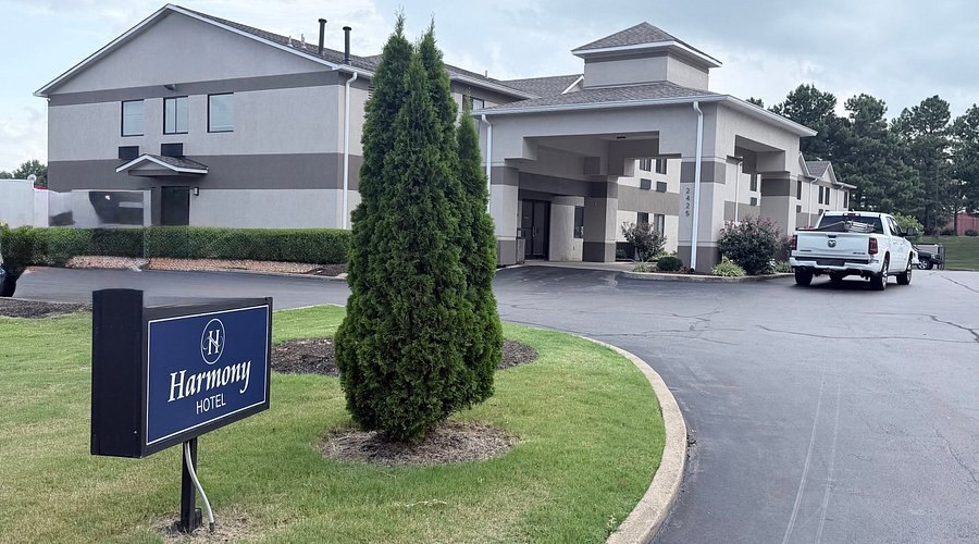 Harmony Hotel — Exterior